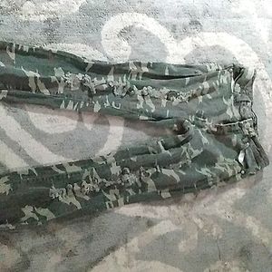 Almost Famous Mid Rise Roll up camo jeans! SIZE: 5